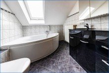 Bad 02 Tolles 2-Fam-Haus mit gro�z�gigem Grundst�ck, Doppel-Garage, W�rmepumpe und Solar!
Ideale und ruhige Lage!