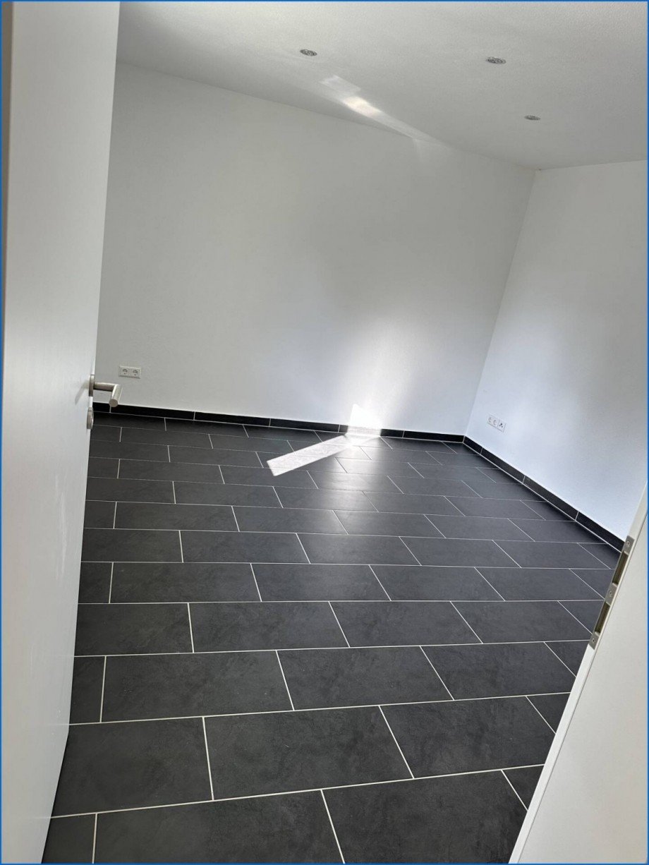 Zimmer Etagenwohnung M�hlingen / Zoznegg
