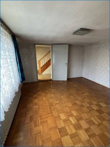Wohnzimmer 3 Schn�ppchen  /Preisanpassung -  Sanierungsbed�rftiges   1-Familienhaus in Rohrdorf - Gelegenheit