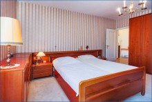 Schlafzimmer 1 Sch�ne, gro�z�gige Einfamilienvilla in bester Lage in Singen!