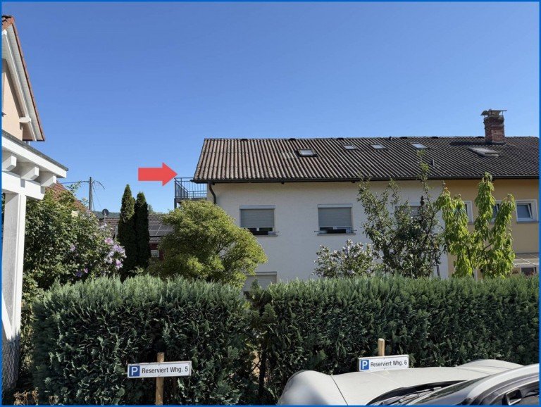 Hausansicht Gaienhofen / Hemmenhofen Etagenwohnung Charmante 3-Zimmer Dachgeschosswohnung mit Potenzial in sch�ner Lage auf der H�ri - sofort frei!