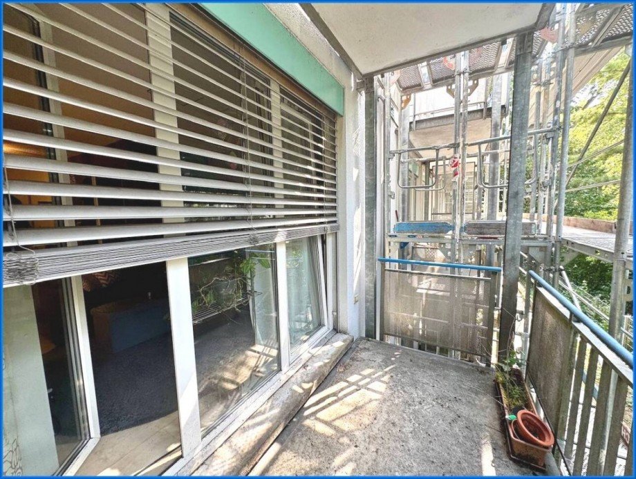 Balkon mit Jalousien Etagenwohnung Konstanz / F�rstenberg