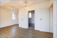 Eingang DG Nenzingen: Gro�z.u. attrakt. Einfamilienhaus m. gro�em Grundst�ck (1480 qm), inkl. Baugrundst�ck!