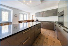 Zizz-089 Modernisierte Unternehmer-Villa mit 565 qm Wohnfl. auf 3 Wohnungen u. gro�z�g. Grundst�ck in Sto-OT!