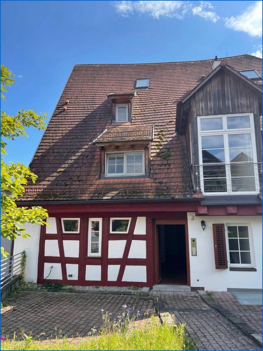 Hauseingang hinten Mehrfamilienhaus �berlingen