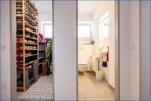 EG-Kammer und G�ste-WC Attraktives Dreifamilienhaus mit zwei Doppelgaragen und umfassender Modernisierung als Renditeobjekt