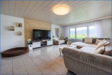 Wohnzimmer Sch�ner Bungalow mit ELW auf gro�em Grundst�ck, moderne W�rmepumpe und bereits energetisch ged�mmt .