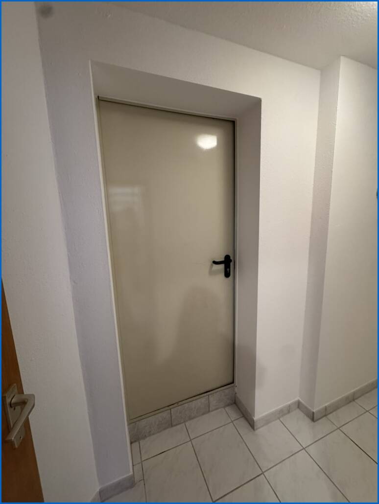 Zugang zum Treppenhaus MFH UG Maisonettewohnung Radolfzell am Bodensee / B�hringen