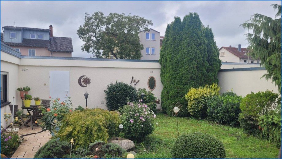 Garten im Sommer Einfamilienhaus Konstanz
