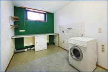 Waschraum UG Bezugsfreies, gro�z�giges Wohnhaus in ruhiger Waldrandlage von Singen mit Doppelgarage.