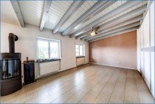 Zimmer Tolles 2-Fam-Haus mit gro�z�gigem Grundst�ck, Doppel-Garage, W�rmepumpe und Solar!
Ideale und ruhige Lage!