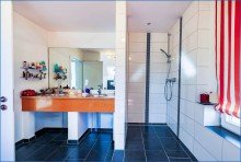 Bad 2 Stimmungsvolles EFH mit sehr gro�em, idyllischem Grundst�ck an der Aach (knapp 1800 qm)!