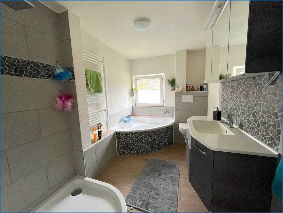 Bad, OG Ansicht 1 Einfamilienhaus Mengen / Rosna