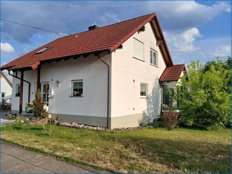 Ansicht Eigeltingen Einfamilienhaus Charmantes Einfamilienhaus mit Wintergarten, Kachelofen, gro�er Terrasse und Garten in Eigeltingen!