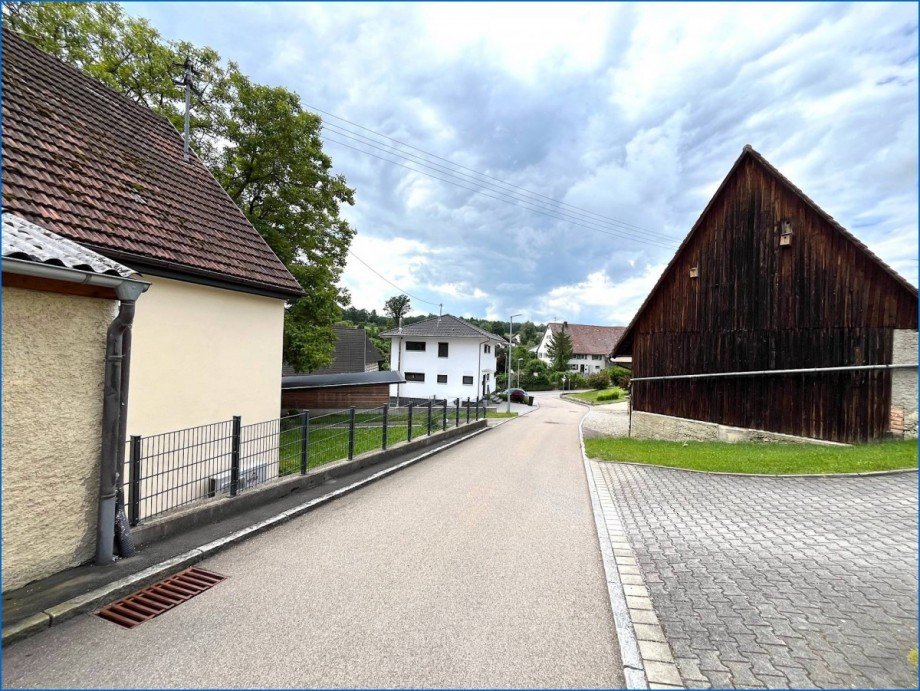 Stra�e Einfamilienhaus Mengen / Rosna