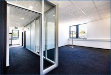 1. OG B�ro 3 Blick in Flur B�ro - Praxis - Workspace - Schulung - Produktion - Lager    / 
    EG und 1. OG