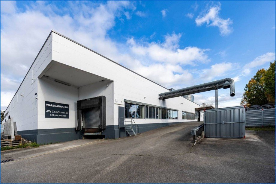 Rampe und seitliche Fensterfront Halle / Lager / Produktion Radolfzell am Bodensee