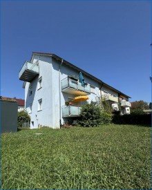 Hausansicht Radolfzell-gepflegtes Reihen-Eckhaus mit 3 Wohnungen und 4 Garagen - Renoviert, gute Rendite!