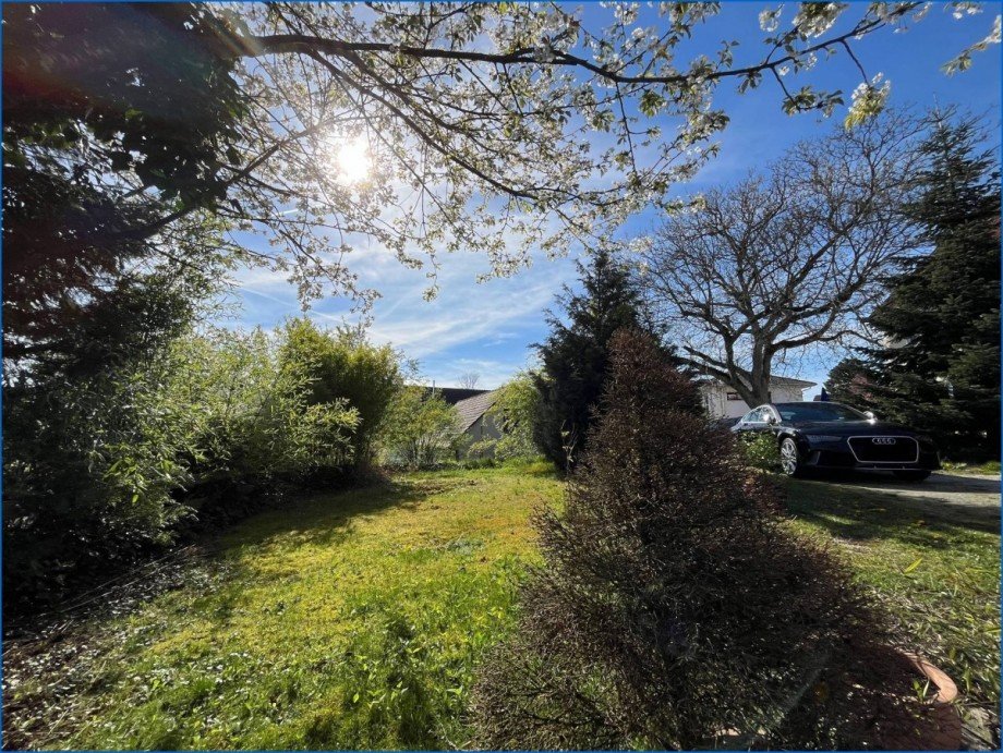 Garten Einfamilienhaus Mengen / Rosna