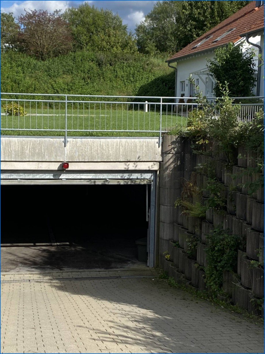 Blick TG und Haus Doppelhaush�lfte Sigmaringen