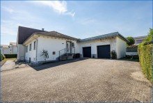 Nenz-029 Nenzingen: Gro�z.u. attrakt. Einfamilienhaus m. gro�em Grundst�ck (1480 qm), inkl. Baugrundst�ck!