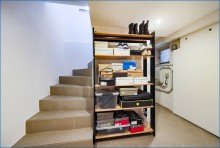 Treppe Keller Nenzingen: Gro�z.u. attrakt. Einfamilienhaus m. gro�em Grundst�ck (1480 qm), inkl. Baugrundst�ck!