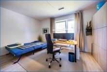 EG_B�ro Attraktives Dreifamilienhaus mit zwei Doppelgaragen und umfassender Modernisierung als Renditeobjekt