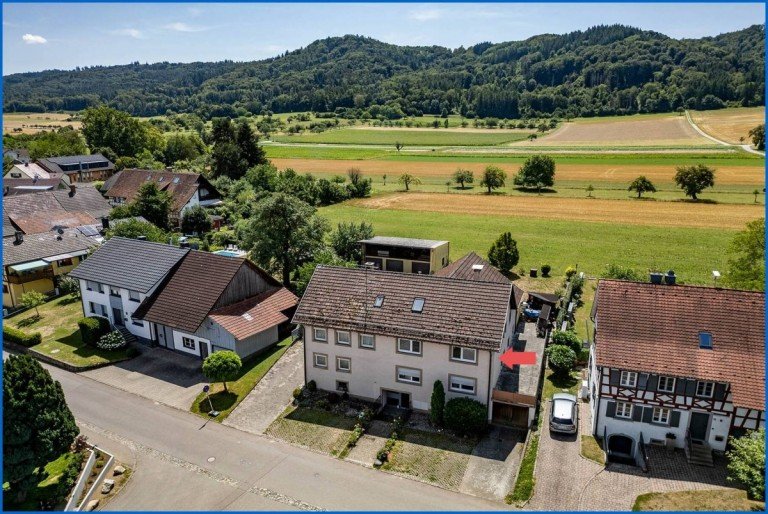 Haus Ansicht von Oben Singen / Bohlingen Etagenwohnung Gepflegte frisch renovierte Wohnung in einem ruhigen Mehrfamilienhaus sofort beziehbar in Bohlingen!