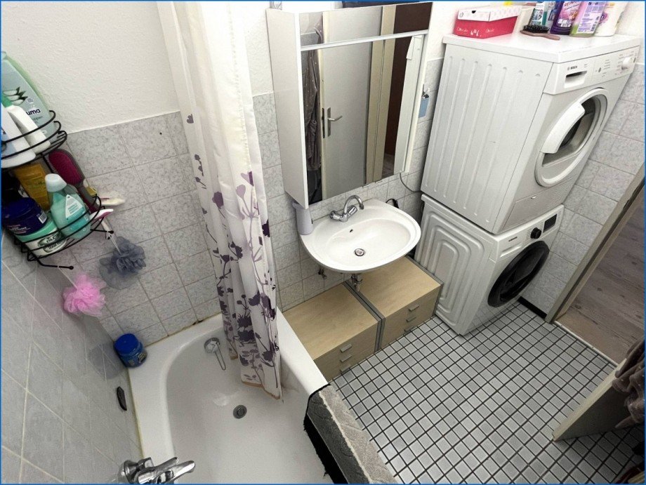 1. OG links Bad, 2 Mehrfamilienhaus Tengen / Watterdingen