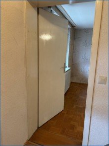 Eingang Schlafzimmer 4 Schn�ppchen  /Preisanpassung -  Sanierungsbed�rftiges   1-Familienhaus in Rohrdorf - Gelegenheit
