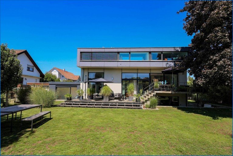 Ansicht Haus aus dem Garten Moos Villa Exklusive Designvilla in Moos - Luxuswohnen auf h�chstem Niveau