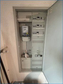 Stromkasten Schn�ppchen  /Preisanpassung -  Sanierungsbed�rftiges   1-Familienhaus in Rohrdorf - Gelegenheit