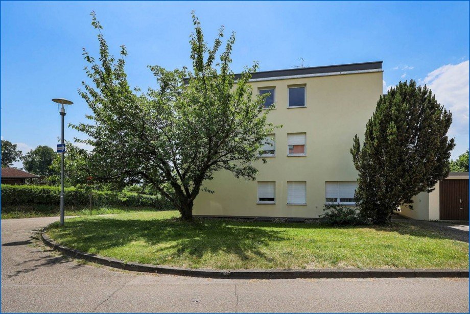 Hausansicht abgewandte Seite Erdgeschosswohnung Meersburg