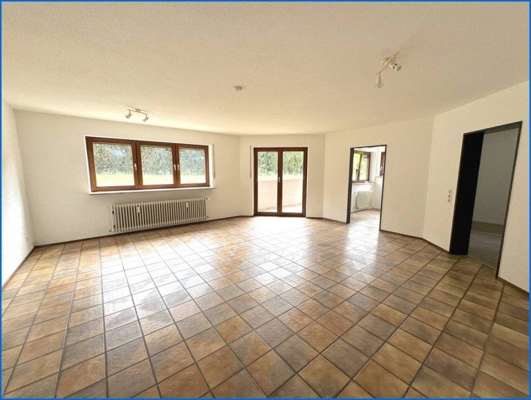 Titel Radolfzell am Bodensee Souterrainwohnung Ger�umige und gem�tliche 2,5 Zi.-Wohnung im Gartengeschoss mit Terrasse und PKW-Stellplatz!