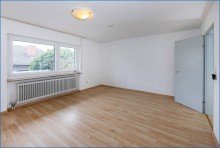Zimmer EG Hilzingen-Familienfreundliche, gro�z�gige DHH mit Garage, in ruhiger Lage; BEZUGSFREI !