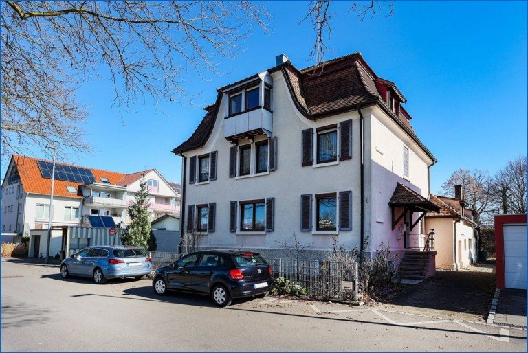 Ans 1 Radolfzell am Bodensee Mehrfamilienhaus RZ-City / Mehrfamilienhaus mit 3 Wohnungen, gro�em Grundst�ck, Doppel-Garagen usw. ideale Lage!
