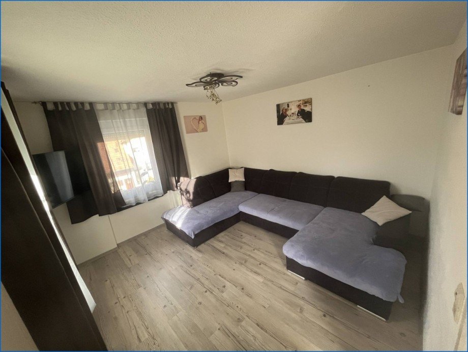 1. OG links Wohnzimmer 1 Mehrfamilienhaus Tengen / Watterdingen