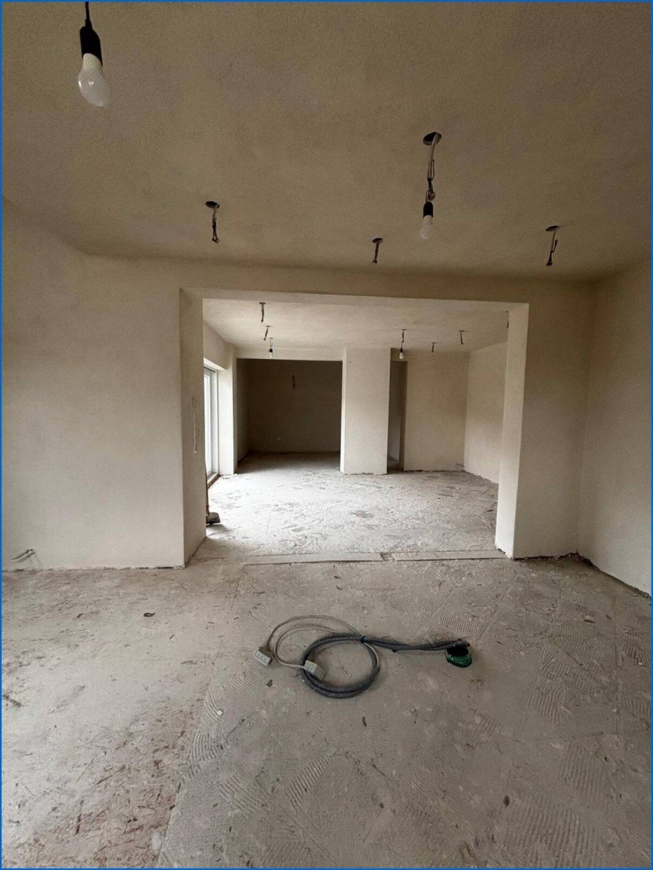 1. OG Blick ins Wohnzimmer Etagenwohnung M�hlingen / Zoznegg