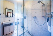 DG Bad1 RZ-City / Mehrfamilienhaus mit 3 Wohnungen, gro�em Grundst�ck, Doppel-Garagen usw. ideale Lage!