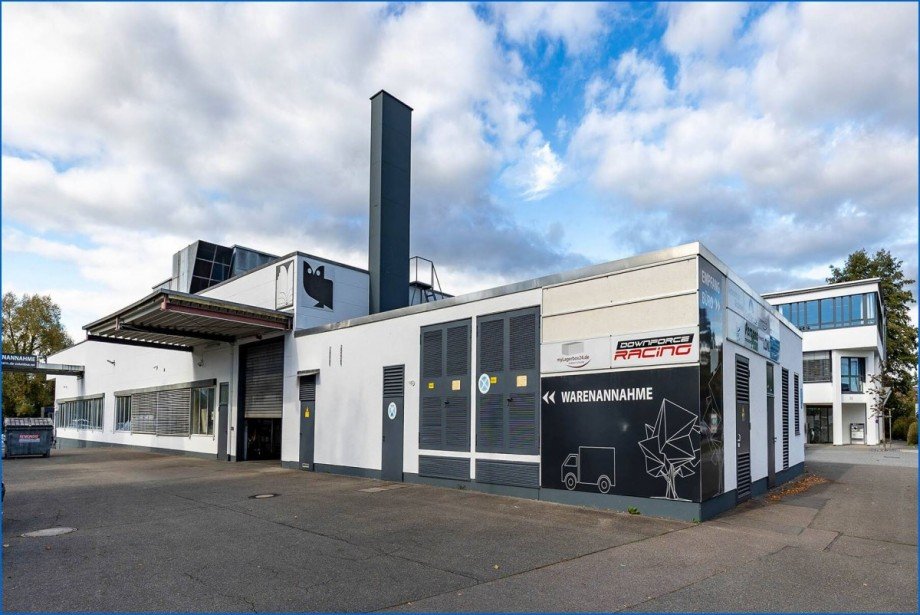 Halle linke Seite mit gro�er Torzufahrt Halle / Lager / Produktion Radolfzell am Bodensee