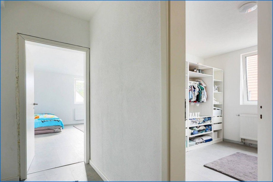 Flur mit Blick in die Zimmer Doppelhaush�lfte Singen