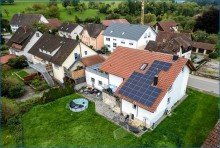 Luft 01 Tolles 2-Fam-Haus mit gro�z�gigem Grundst�ck, Doppel-Garage, W�rmepumpe und Solar!
Ideale und ruhige Lage!