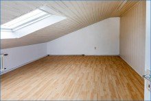 Zus�tzl. Zimmer DG Hilzingen-Familienfreundliche, gro�z�gige DHH mit Garage, in ruhiger Lage; BEZUGSFREI !