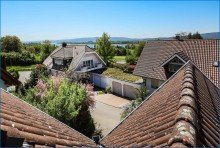 Blick aus DG Radolfzell-Weinburg
Attraktive, gro�z�gige DHH mit Seesicht und ELW, in ruhiger,  bevorzugter Lage!