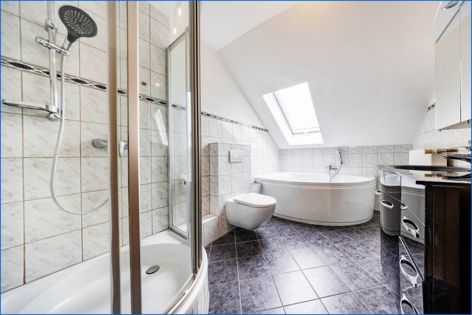 Bad 01 Zweifamilienhaus Tengen / B��lingen