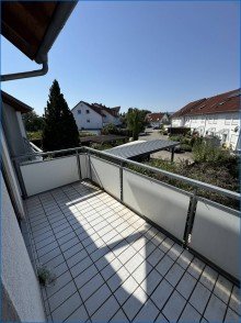 Balkon RZ-B�hringen: noch Vermietetes Reihenmittelhaus m. Carport, in ruhiger u. kinderfreundlicher Lage!