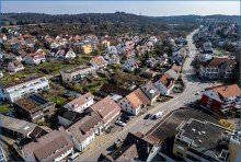 Kn-RadolfzellerStr-Drohne-230326-10 KONSTANZ: Mehrfamilienhaus/Wohn u. Gesch�ftshaus mit 8 Whgen u. 2 Gewerbe, ein Haus Bj.2023!