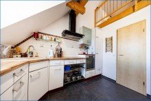 EBK2 Attraktive 4,5 Zi. DG-Maisonette-Wohnung, mit 2 x TG/Platz u. gro�em Balkon, in Top-Zustand!