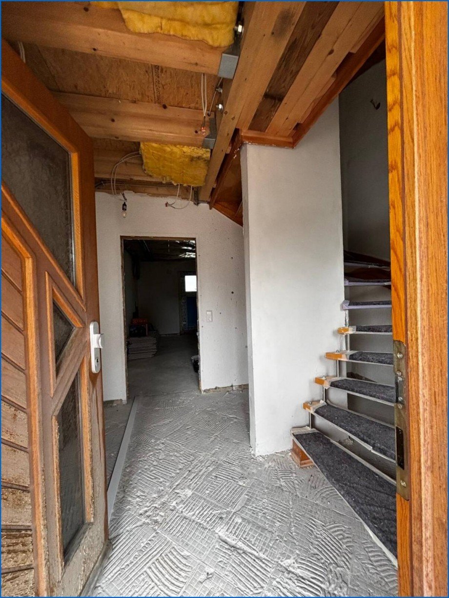 Wohnungseingang und Flur Etagenwohnung M�hlingen / Zoznegg