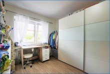 Arbeitszimmer Garderobe Sch�ner Bungalow mit ELW auf gro�em Grundst�ck, moderne W�rmepumpe und bereits energetisch ged�mmt .